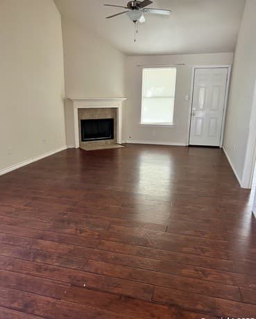 rental at 105 Sunnyside Drive in Kenedy, TX — photo 2