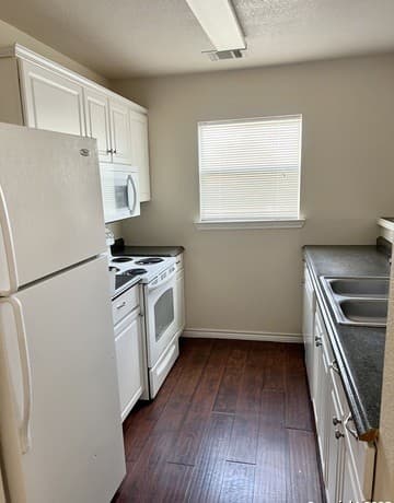 rental at 105 Sunnyside Drive in Kenedy, TX — photo 4