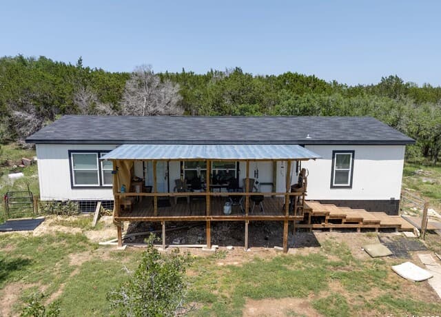 3-bedroom rental at 605 Seth Circle in Bandera, TX — photo 5
