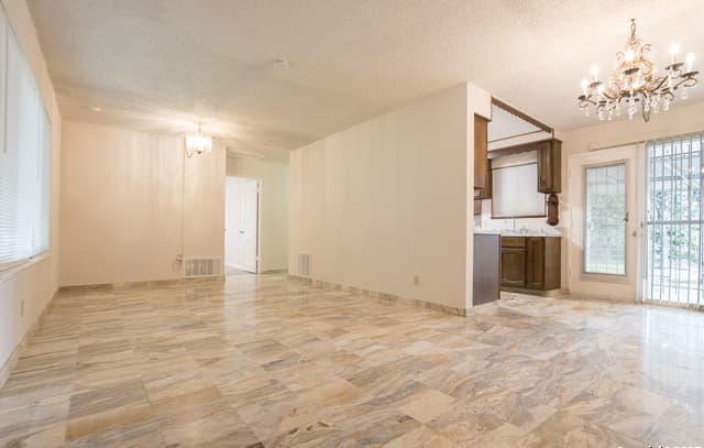 Home for sale at 230 Ravenhill in San Antonio, TX — photo 3