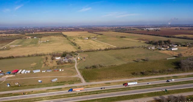 rental at 2464 Bolton in Marion, TX — photo 5
