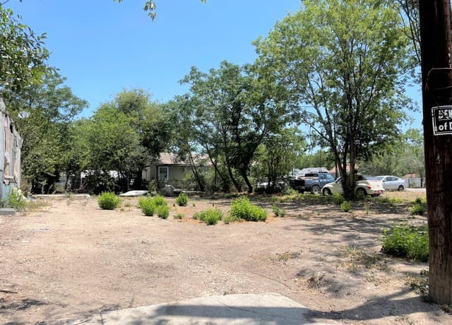 rental at 1817 Virginia Blvd in San Antonio, TX — photo 2