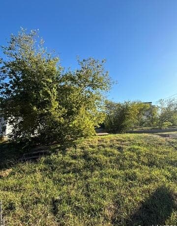 rental at 2606 E Commerce St in San Antonio, TX — photo 1