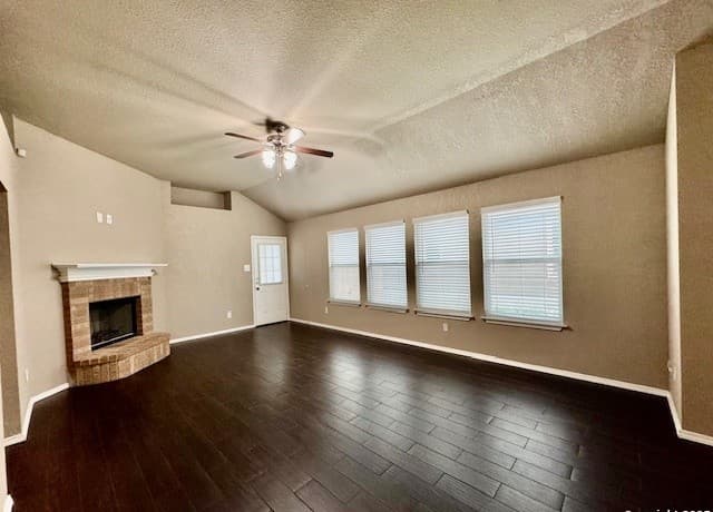 3-bedroom rental at 6527 Candleview in San Antonio, TX — photo 4