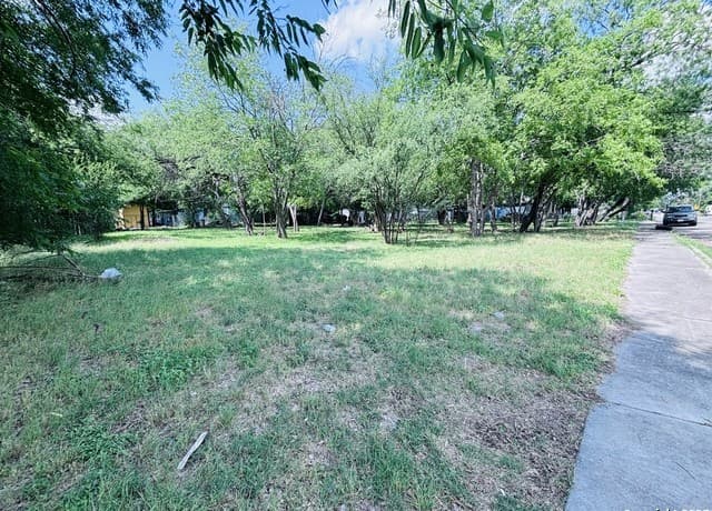 rental at 100 Groff in San Antonio, TX — photo 2