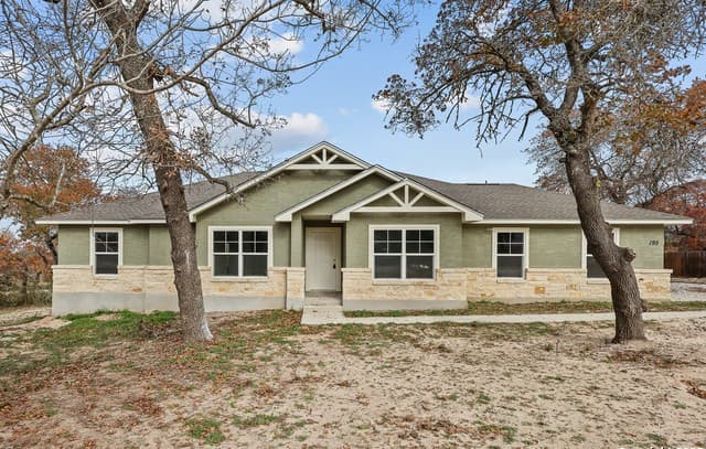 4-bedroom rental at 195 Log Cabin in Poteet, TX — photo 1