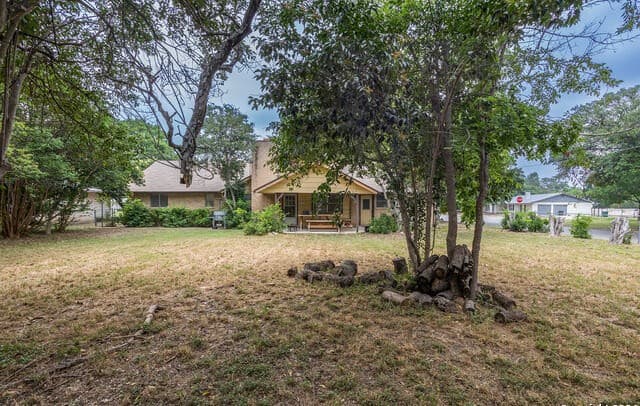 3-bedroom rental at 10503 Luzon Dr in San Antonio, TX — photo 3