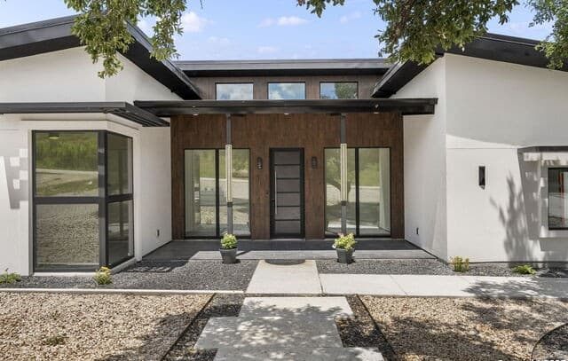 4-bedroom rental at 2637 Campestres in Spring Branch, TX — photo 3