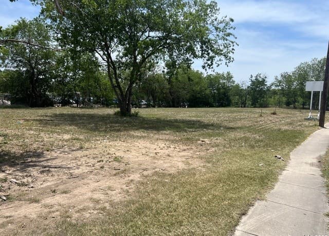 rental at 1902 Pecan Valley in San Antonio, TX — photo 1