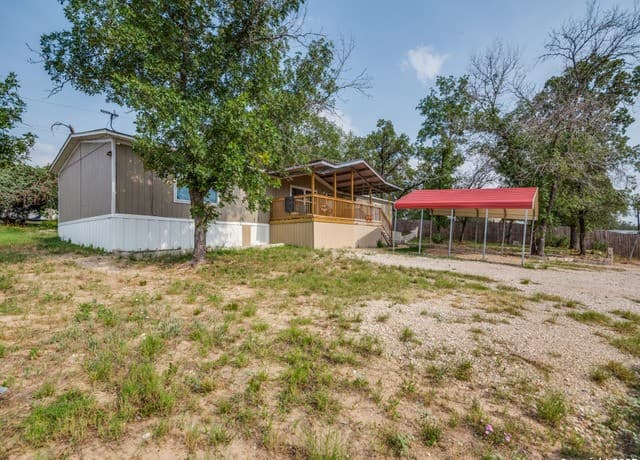5-bedroom rental at 108 River Run in Poteet, TX — photo 2