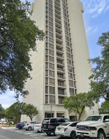 1-bedroom rental at 7701 Wurzbach Unit 703 in San Antonio, TX — photo 1