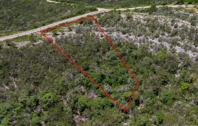 rental at 59 Private Road 1717 in Mico, TX — photo 3