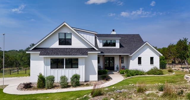 4-bedroom rental at 340 Warbler in Spring Branch, TX — photo 1