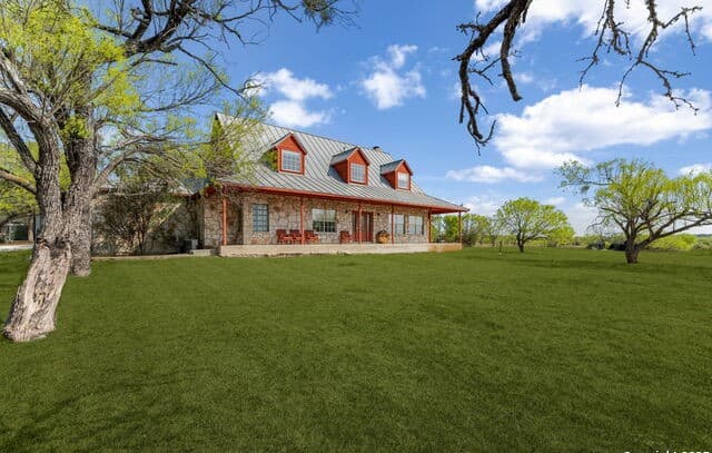 4-bedroom rental at 354 Lacey Oak in Castroville, TX — photo 1