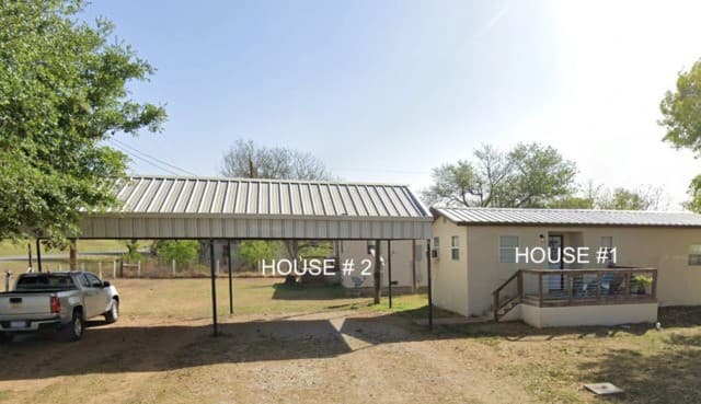 2-bedroom rental at 13338 Interstate 35 in Moore, TX — photo 1