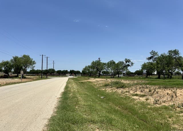 rental at 00 Las Palomas Track 2 in Lytle, TX — photo 5