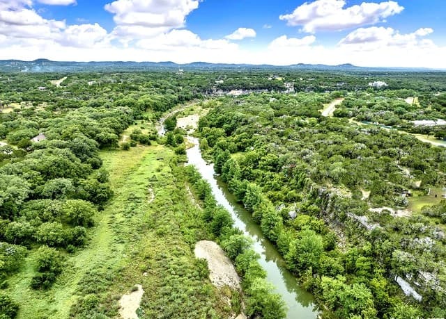 3-bedroom rental at 3363 English Crossing in Bandera, TX — photo 5