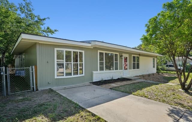 4-bedroom rental at 407 Haverford Dr. in San Antonio, TX — photo 3