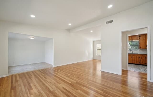 4-bedroom rental at 407 Haverford Dr. in San Antonio, TX — photo 4