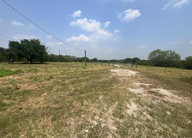 rental at 1241 S Sh-123 in Karnes City, TX — photo 1