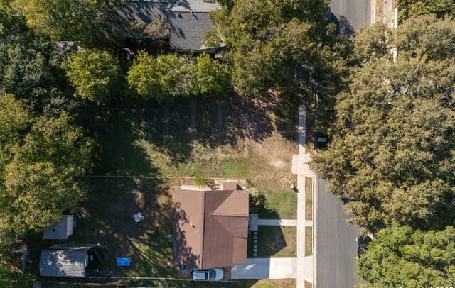 rental at 220 Pershing Ave in San Antonio, TX — photo 1