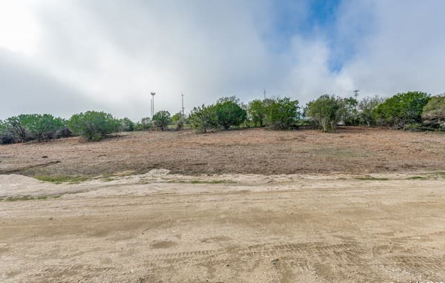 rental at 017 Wesp Way in Live Oak, TX — photo 1