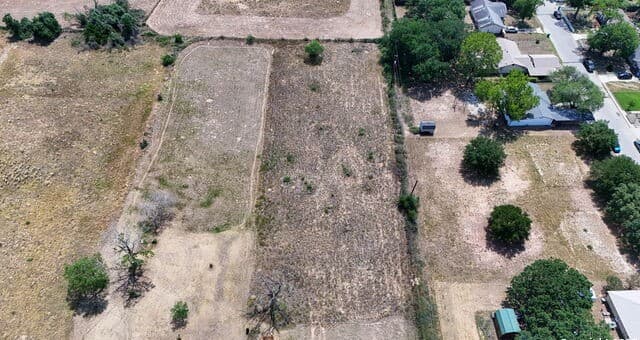 rental at 0 Wisdom in Lytle, TX — photo 4