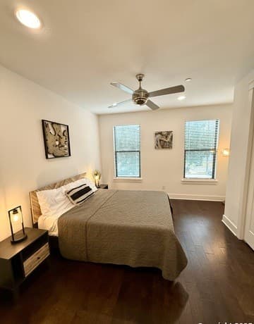 3-bedroom rental at 808 E Carson St Unit 102 in San Antonio, TX — photo 3
