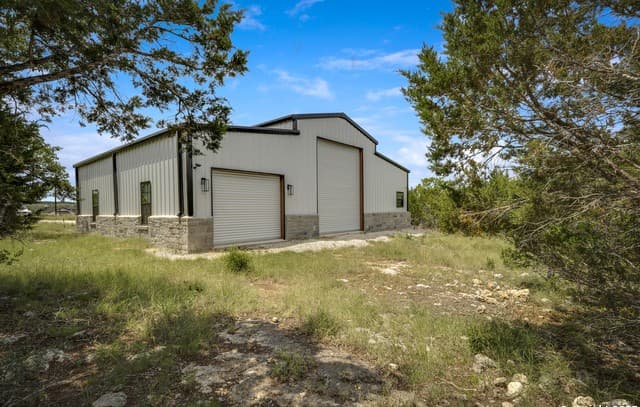 rental at 37 Sabinas Ridge Rd in Boerne, TX — photo 2