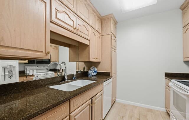 2-bedroom rental at 1 Towers Park Ln Unit 1108 in San Antonio, TX — photo 3