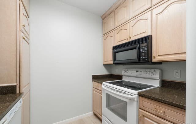 2-bedroom rental at 1 Towers Park Ln Unit 1108 in San Antonio, TX — photo 4
