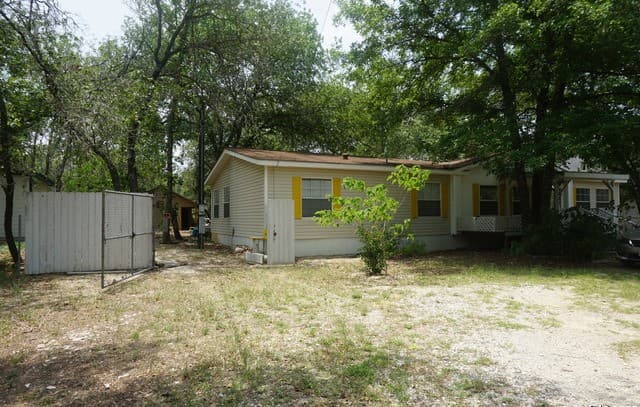 3-bedroom rental at 23027 Fawn Trail Dr. in Elmendorf, TX — photo 3