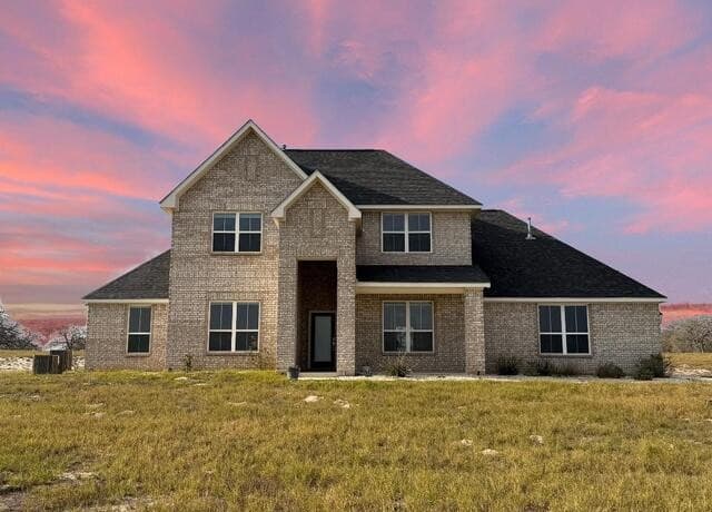 7-bedroom rental at 201 Lakeview Cir in La Vernia, TX — photo 1