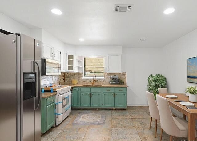 3-bedroom rental at 2714 Kaiser Dr in San Antonio, TX — photo 3