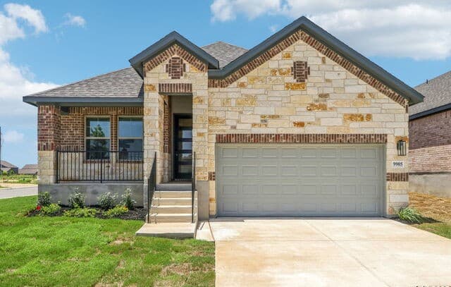 4-bedroom rental at 9905 Paladin Ridge in San Antonio, TX — photo 2
