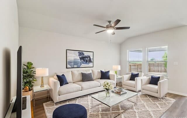 4-bedroom rental at 9905 Paladin Ridge in San Antonio, TX — photo 4