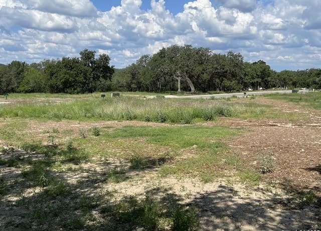 rental at 24630 Cliff Line in San Antonio, TX — photo 3