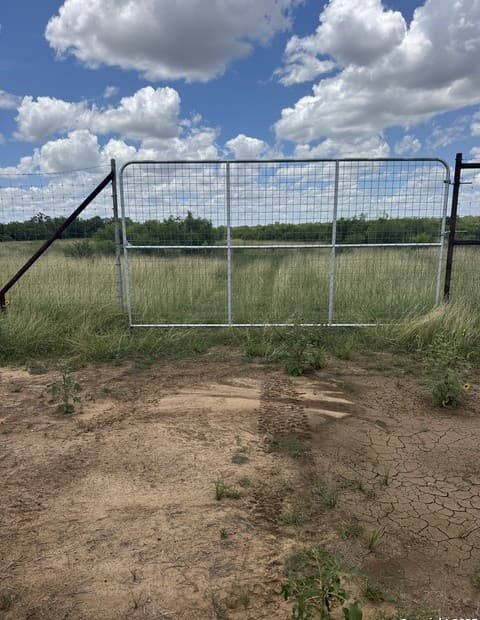 rental at LOT 53A Massad in Pleasanton, TX — photo 5
