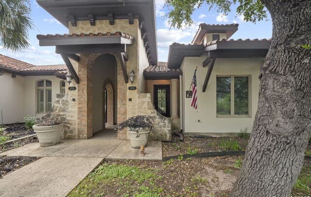 1-bedroom rental at 6730 Frua in San Antonio, TX — photo 2
