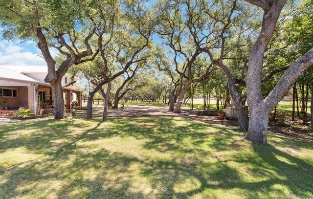 5-bedroom rental at 5803 Hollyhock in San Antonio, TX — photo 4