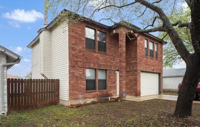 2-bedroom rental at 2723 Crown Arbor in San Antonio, TX — photo 2