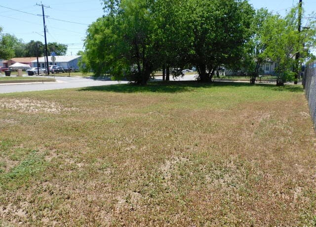 rental at 3827 Bay in San Antonio, TX — photo 2