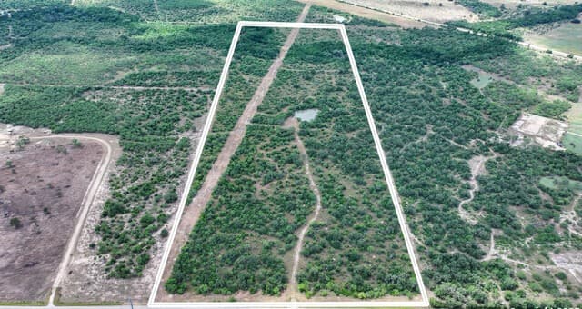 rental at 001 County Road 266 in Gillett, TX — photo 2