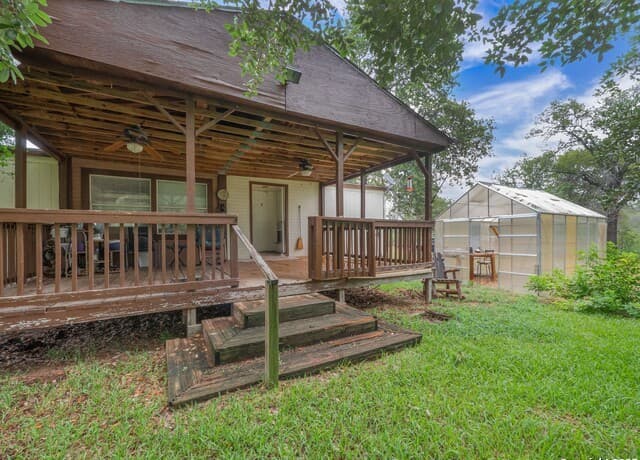 3-bedroom rental at 141 County Road 786 in Natalia, TX — photo 3