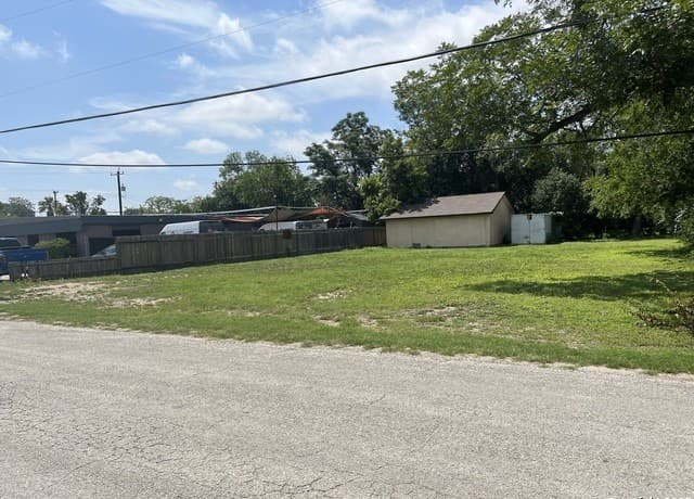 rental at 170 Mary Helen Dr. in San Antonio, TX — photo 1