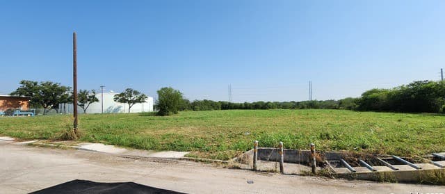 rental at 3915 Flagle in San Antonio, TX — photo 2