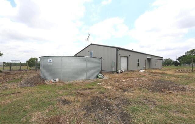 1-bedroom rental at 1221 N Santa Clara Rd in Marion, TX — photo 5