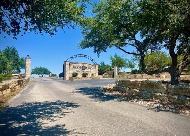 rental at 118 S Calvin Barrett in Blanco, TX — photo 4