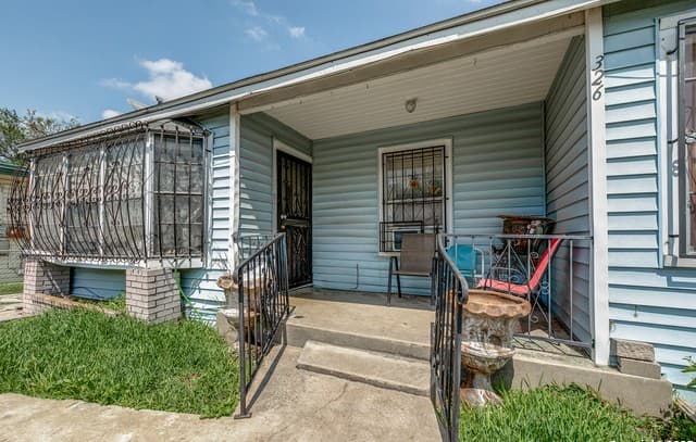 3-bedroom rental at 326 Balboa Ave in San Antonio, TX — photo 4