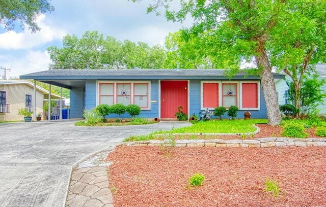 3-bedroom rental at 166 Hartford in San Antonio, TX — photo 2
